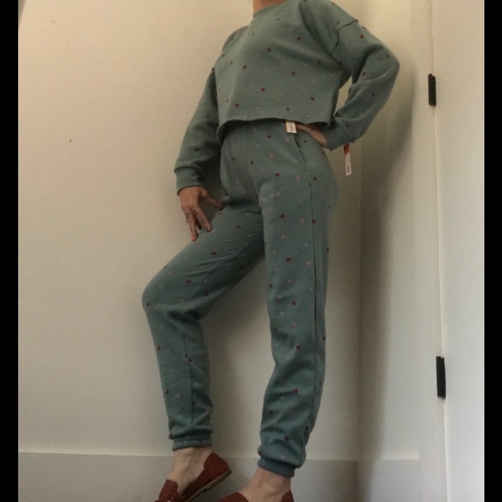NWT Colsie Valentine’s Day Sweetheart Jogger Sweatsuit Set - Picture 3 of 16